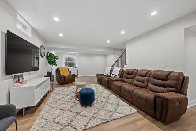 130 Barrington Place, Powell, OH 43065