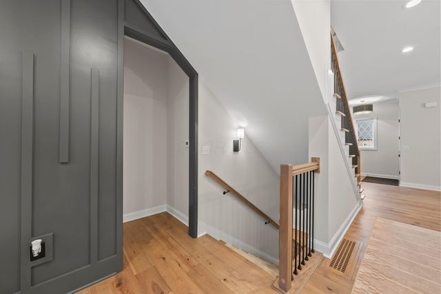 130 Barrington Place, Powell, OH 43065