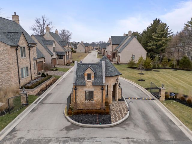 130 Barrington Place, Powell, OH 43065