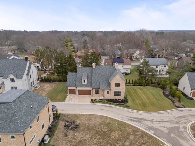 130 Barrington Place, Powell, OH 43065