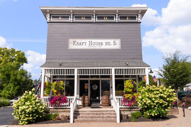 130 Barrington Place, Powell, OH 43065