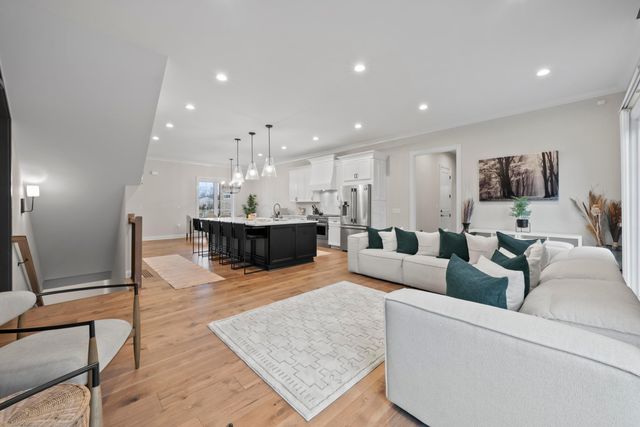 130 Barrington Place, Powell, OH 43065