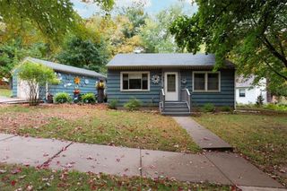 813 Oakwood Boulevard, Menomonie, WI 54751