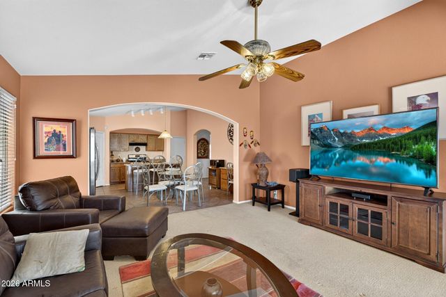 687 E PALOMINO Way, San Tan Valley, AZ 85143