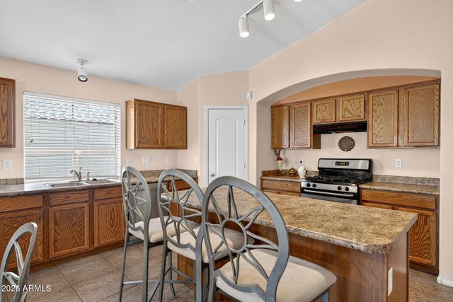 687 E PALOMINO Way, San Tan Valley, AZ 85143