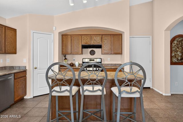 687 E PALOMINO Way, San Tan Valley, AZ 85143
