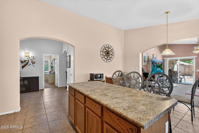 687 E PALOMINO Way, San Tan Valley, AZ 85143