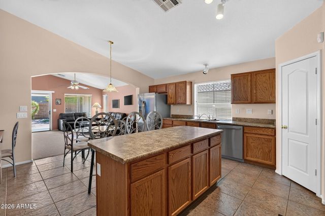 687 E PALOMINO Way, San Tan Valley, AZ 85143