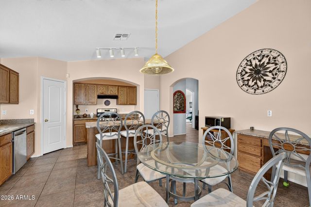687 E PALOMINO Way, San Tan Valley, AZ 85143