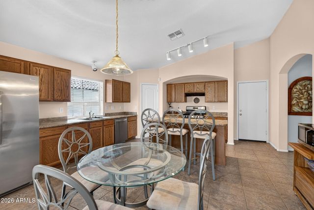687 E PALOMINO Way, San Tan Valley, AZ 85143
