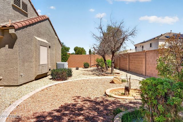 687 E PALOMINO Way, San Tan Valley, AZ 85143
