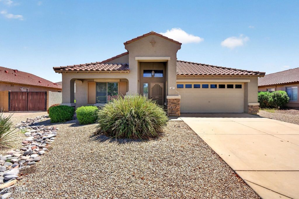 687 E PALOMINO Way, San Tan Valley, AZ 85143