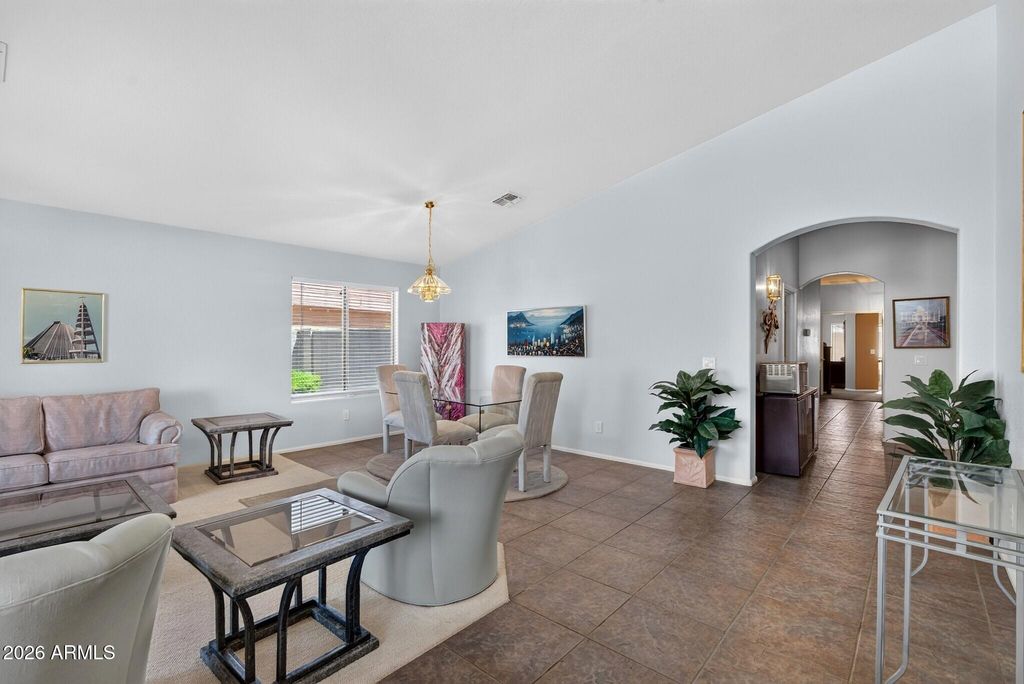 687 E PALOMINO Way, San Tan Valley, AZ 85143 — photo 4