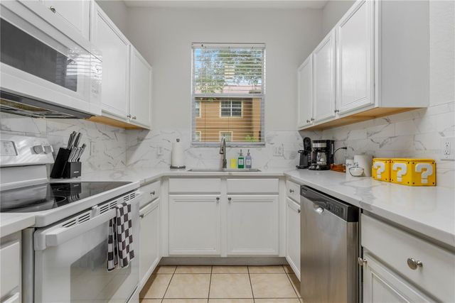 316 CAMBRIA AVENUE, Davenport, FL 33897