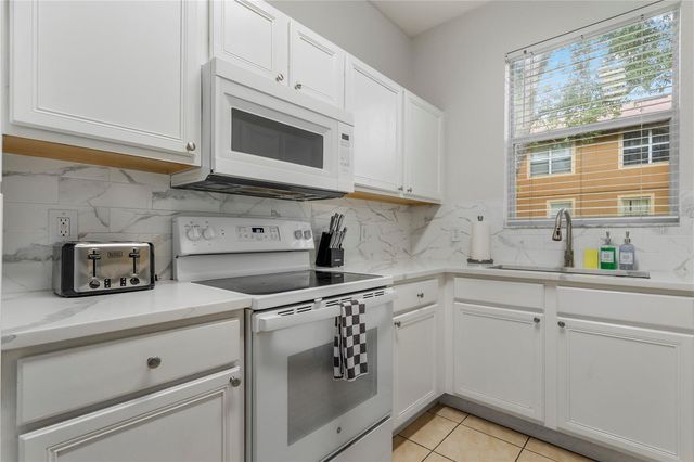 316 CAMBRIA AVENUE, Davenport, FL 33897