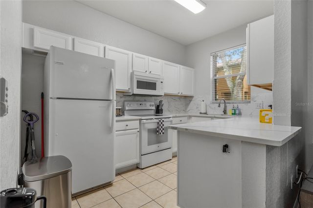 316 CAMBRIA AVENUE, Davenport, FL 33897