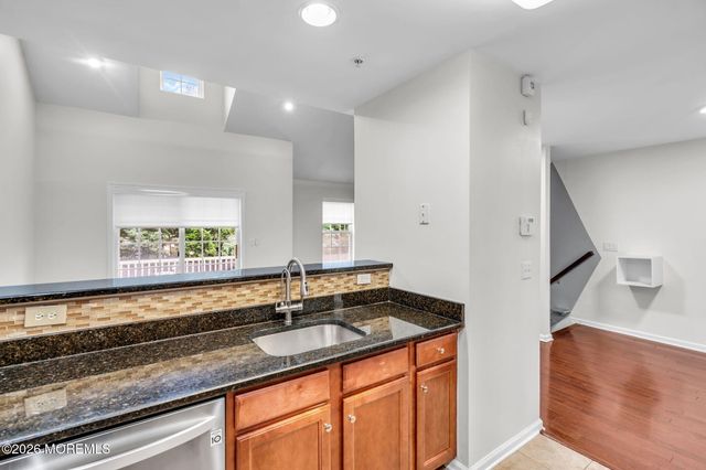 38 Oxford Court, Englishtown, NJ 07726