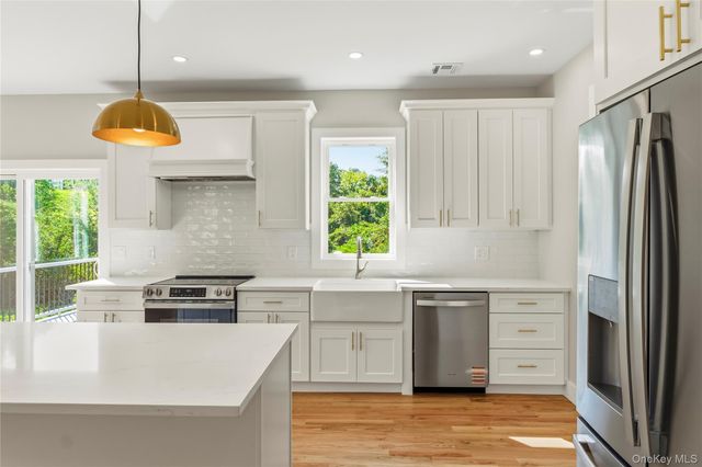 9 Bills Lane, Milton, NY 12547
