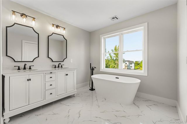 9 Bills Lane, Milton, NY 12547