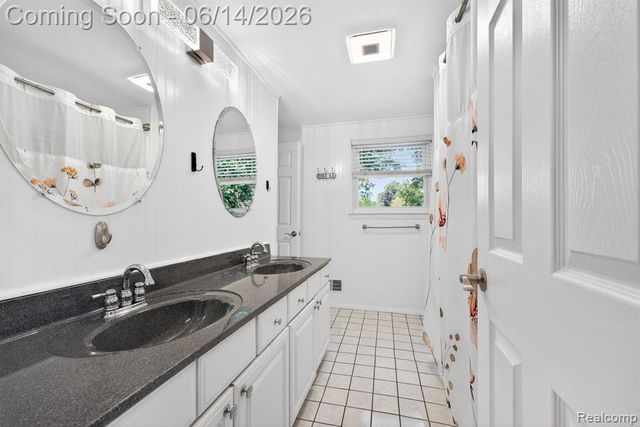 21659 Birch Street, Trenton, MI 48183