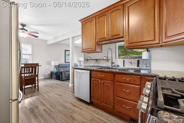 21659 Birch Street, Trenton, MI 48183