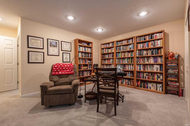 2258 E Cape Cod Drive, Bloomington, IN 47401