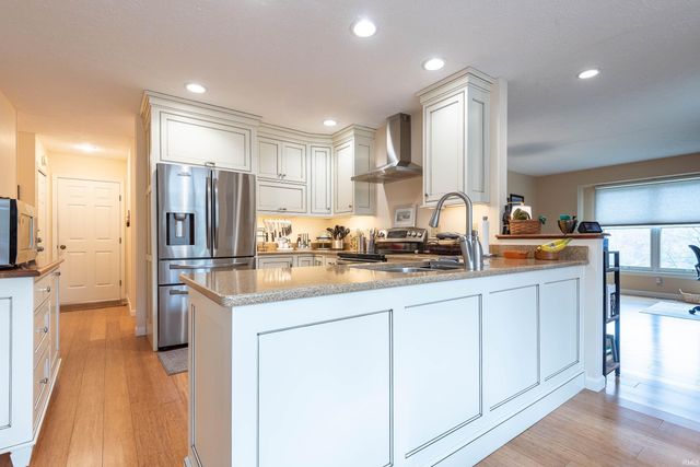 2258 E Cape Cod Drive, Bloomington, IN 47401