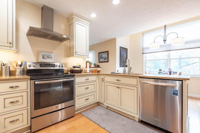 2258 E Cape Cod Drive, Bloomington, IN 47401