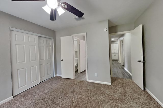 8607 Pines Place Drive, Humble, TX 77346