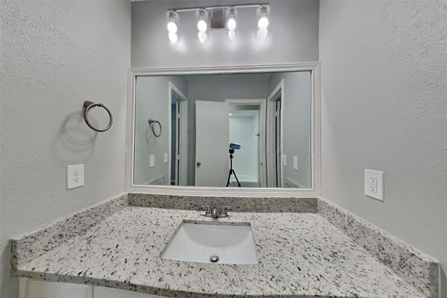 8607 Pines Place Drive, Humble, TX 77346