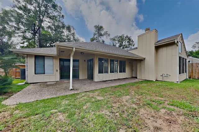 8607 Pines Place Drive, Humble, TX 77346