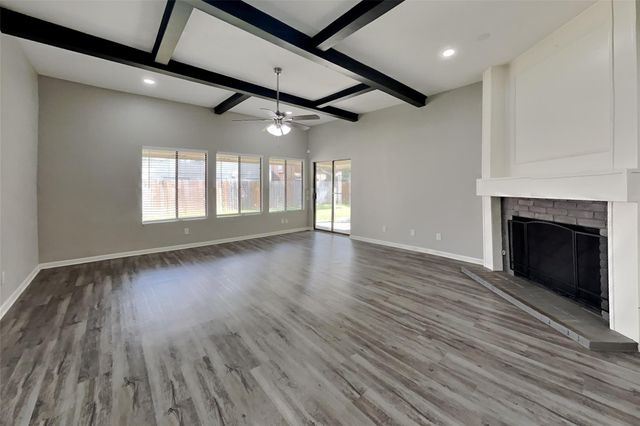 8607 Pines Place Drive, Humble, TX 77346