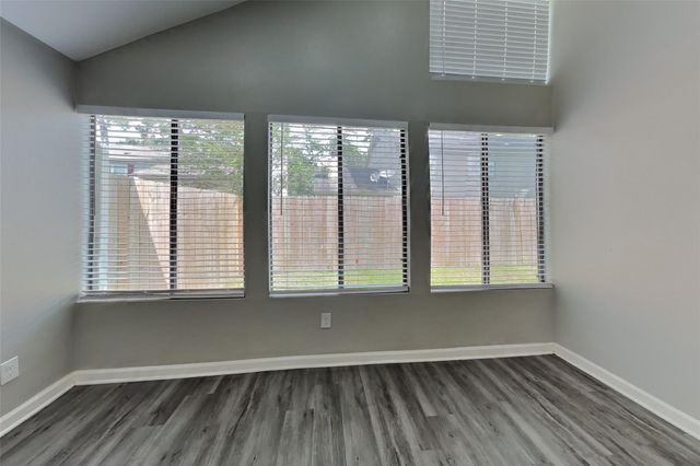 8607 Pines Place Drive, Humble, TX 77346