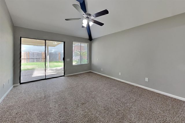 8607 Pines Place Drive, Humble, TX 77346