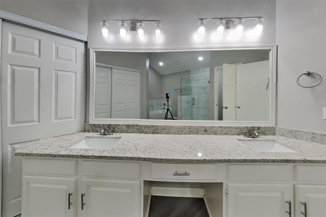 8607 Pines Place Drive, Humble, TX 77346