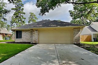 8607 Pines Place Drive, Humble, TX 77346