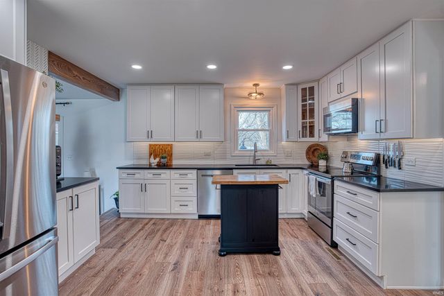 1755 Brian Drive, Newburgh, IN 47630