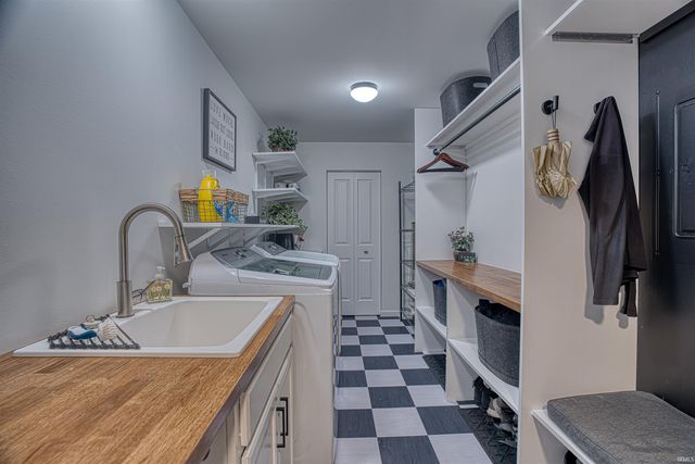 1755 Brian Drive, Newburgh, IN 47630