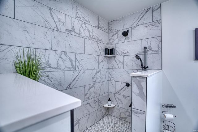 1755 Brian Drive, Newburgh, IN 47630