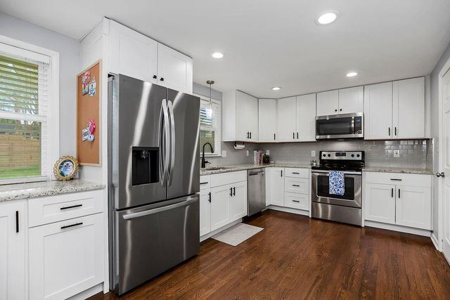 5705 W 78th Street, Prairie Village, KS 66208