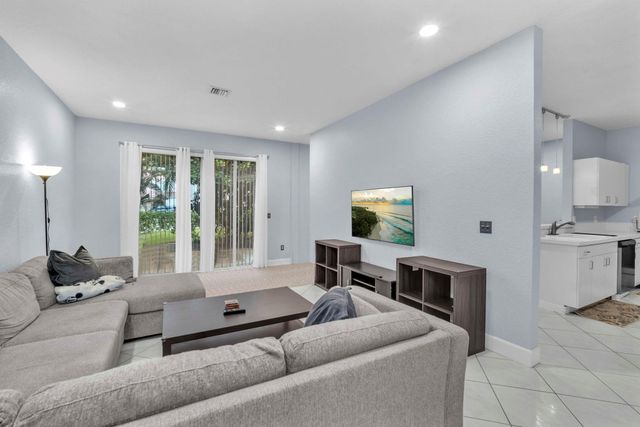 5319 Eagle Cay Way, Coconut Creek, FL 33073