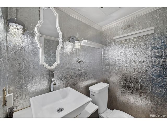 7105 S Hudson Cir, Centennial, CO 80122