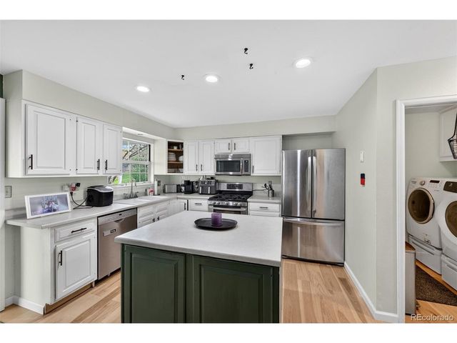 7105 S Hudson Cir, Centennial, CO 80122