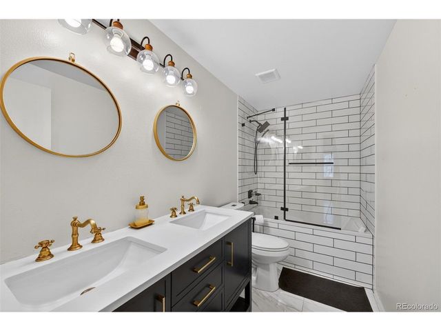 7105 S Hudson Cir, Centennial, CO 80122