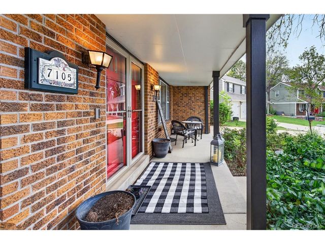 7105 S Hudson Cir, Centennial, CO 80122