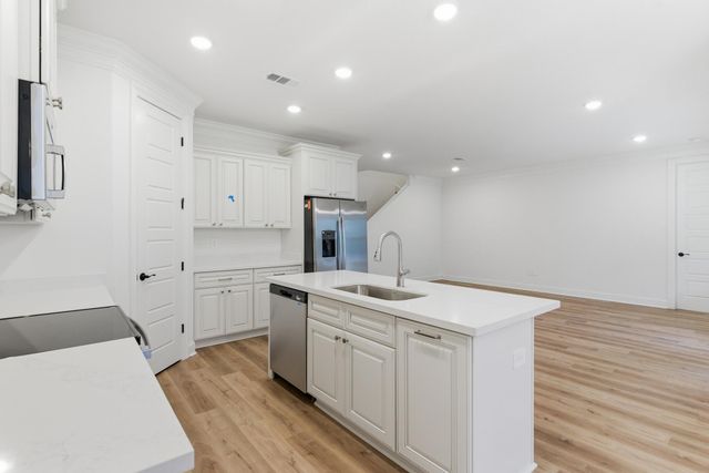 103 S Founders Way, Hattiesburg, MS 39401