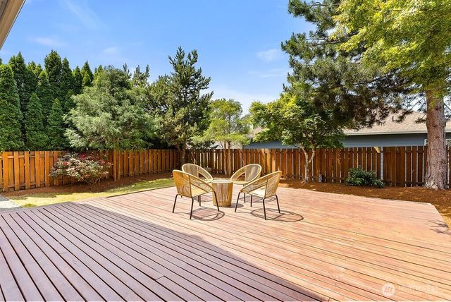 27977 251st Avenue SE, Maple Valley, WA 98038