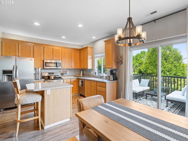 21117 Ne OSBURN Loop, Fairview, OR 97024