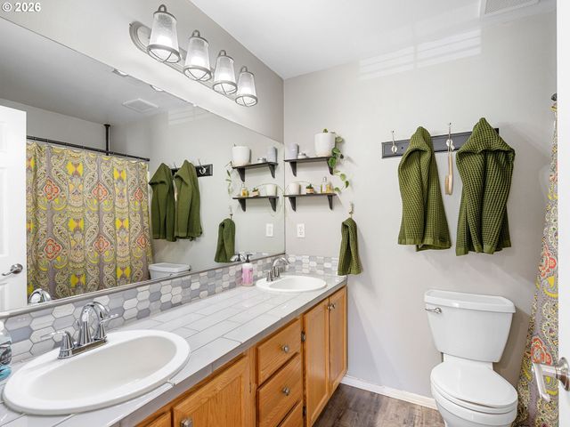 21117 Ne OSBURN Loop, Fairview, OR 97024