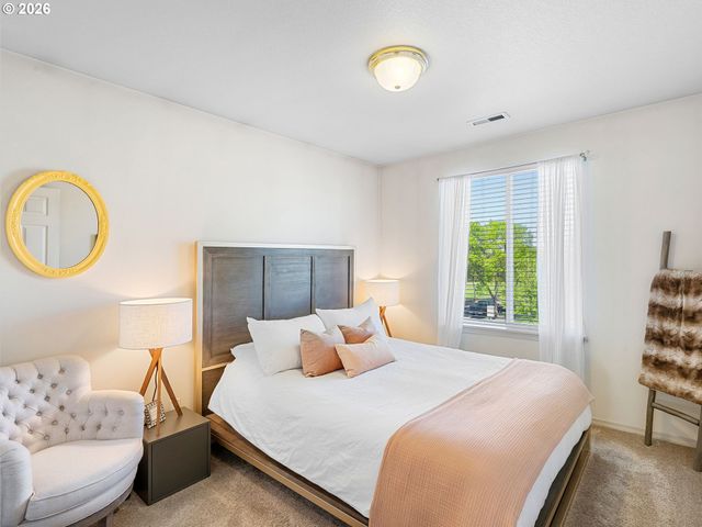 21117 Ne OSBURN Loop, Fairview, OR 97024